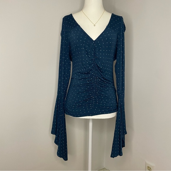 We The Free Sea Blue Green White Polka Dotted Bell Sleeve Ruched V-Neck Large - Picture 2 of 7